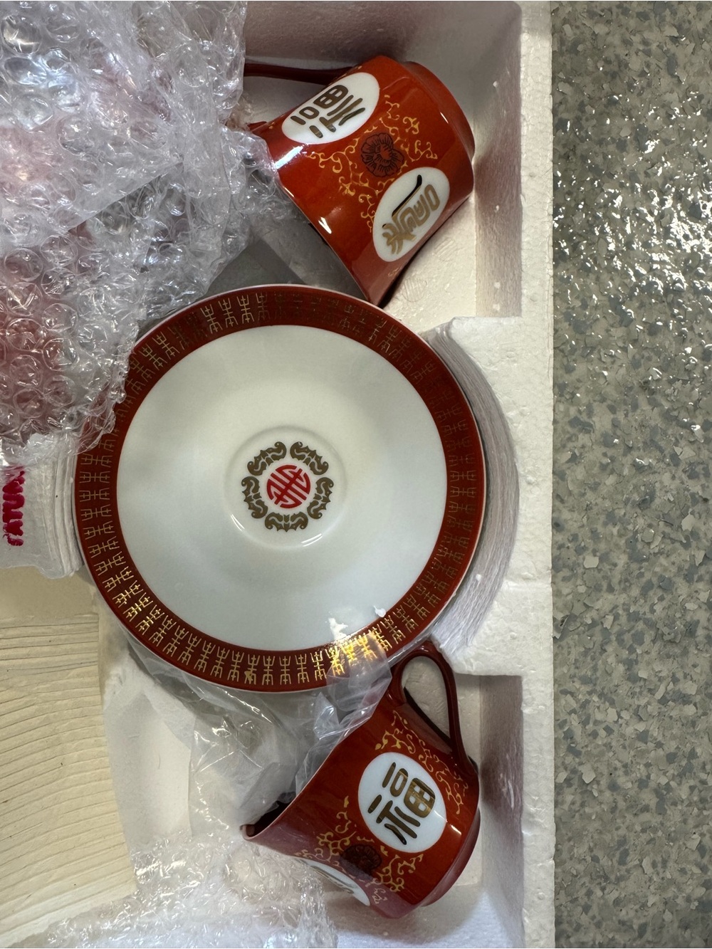 Da Tung Red Ceramic Mug and saucer set (6) with Gold Motif - Picture 3 of 5